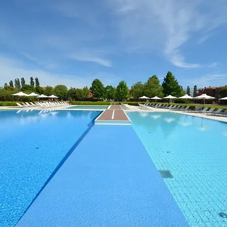 Апартаменты Magica Immobiliare - Golf Village 68 Лидо-ди-Езоло